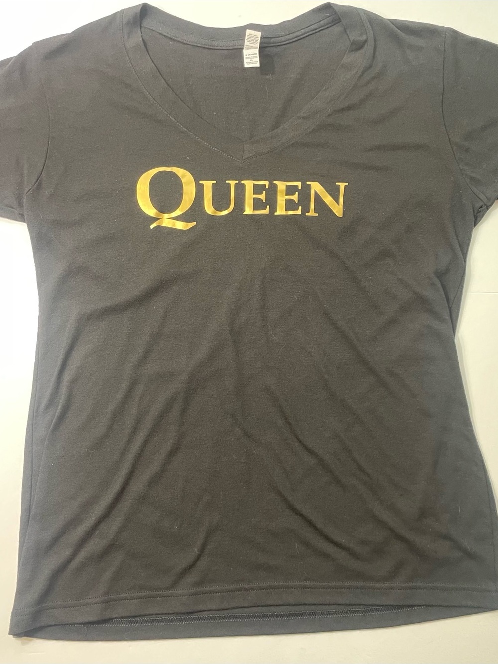 Queen Gold Foil Graphic V-Neck T-Shirt - Size XL